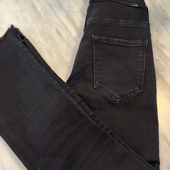 MOTHER LOOKER ANKLE FRAY (Girl Crush) colour is black - Picture 7 of 7